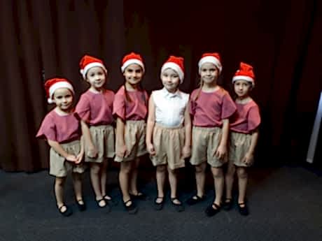 Новогодний малышник для младших классов